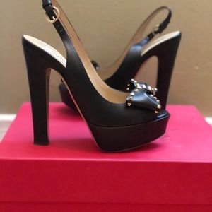 Valentino rockstud bow heals